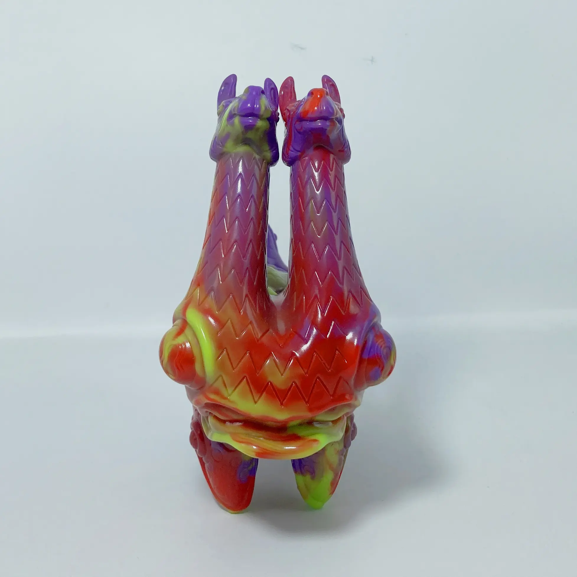 CERRITO PATAGON Verde/Rojo/Violeta - Sofubi By Cesar Zanardi - Imagen 2