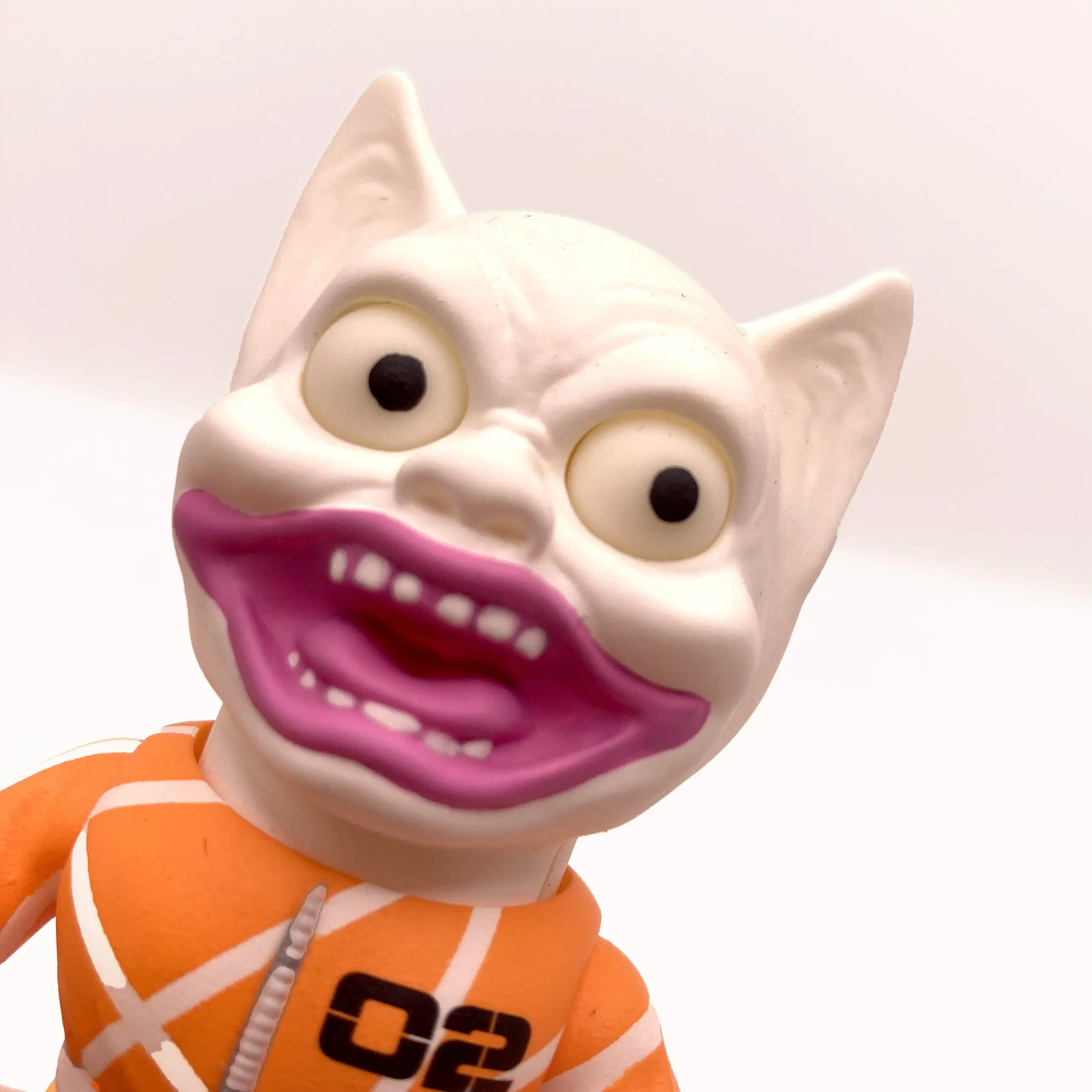 Big Eyes Louie white skin by Betterdaystoys - Imagen 5