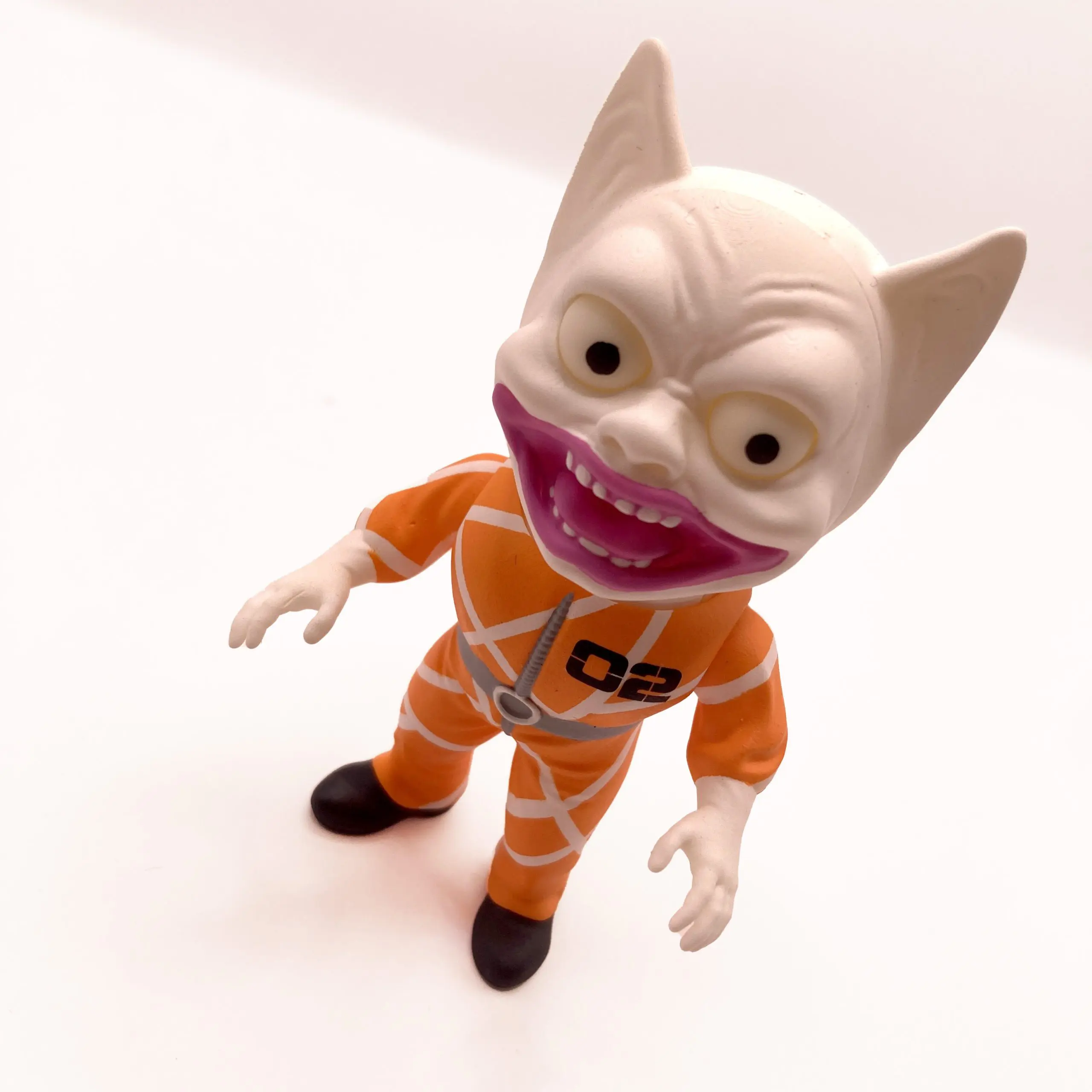 Big Eyes Louie white skin by Betterdaystoys - Imagen 4