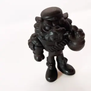 Striker by Niko Mowa Toys - Marrón Oscuro