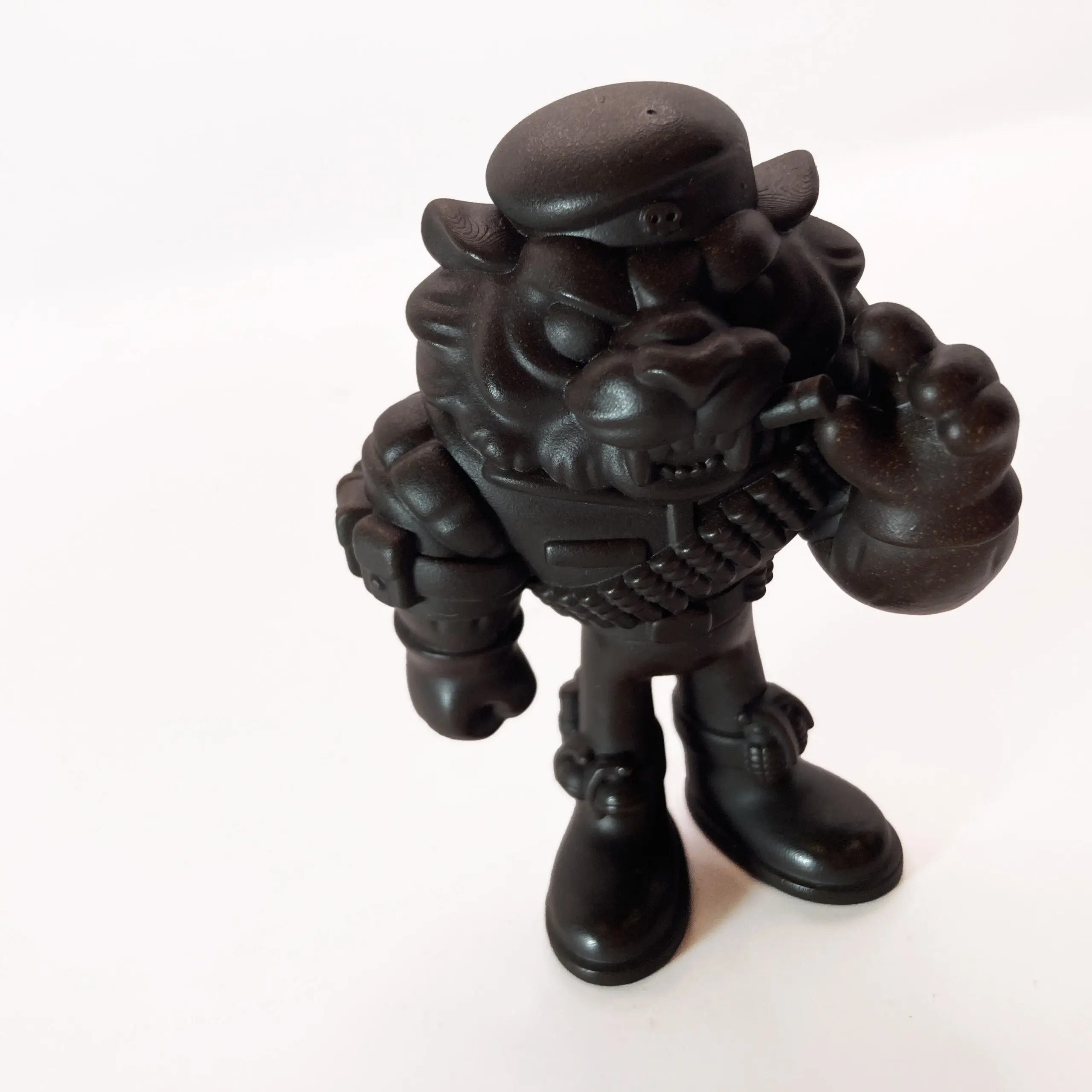 Striker by Niko Mowa Toys - Marrón Oscuro - Imagen 3