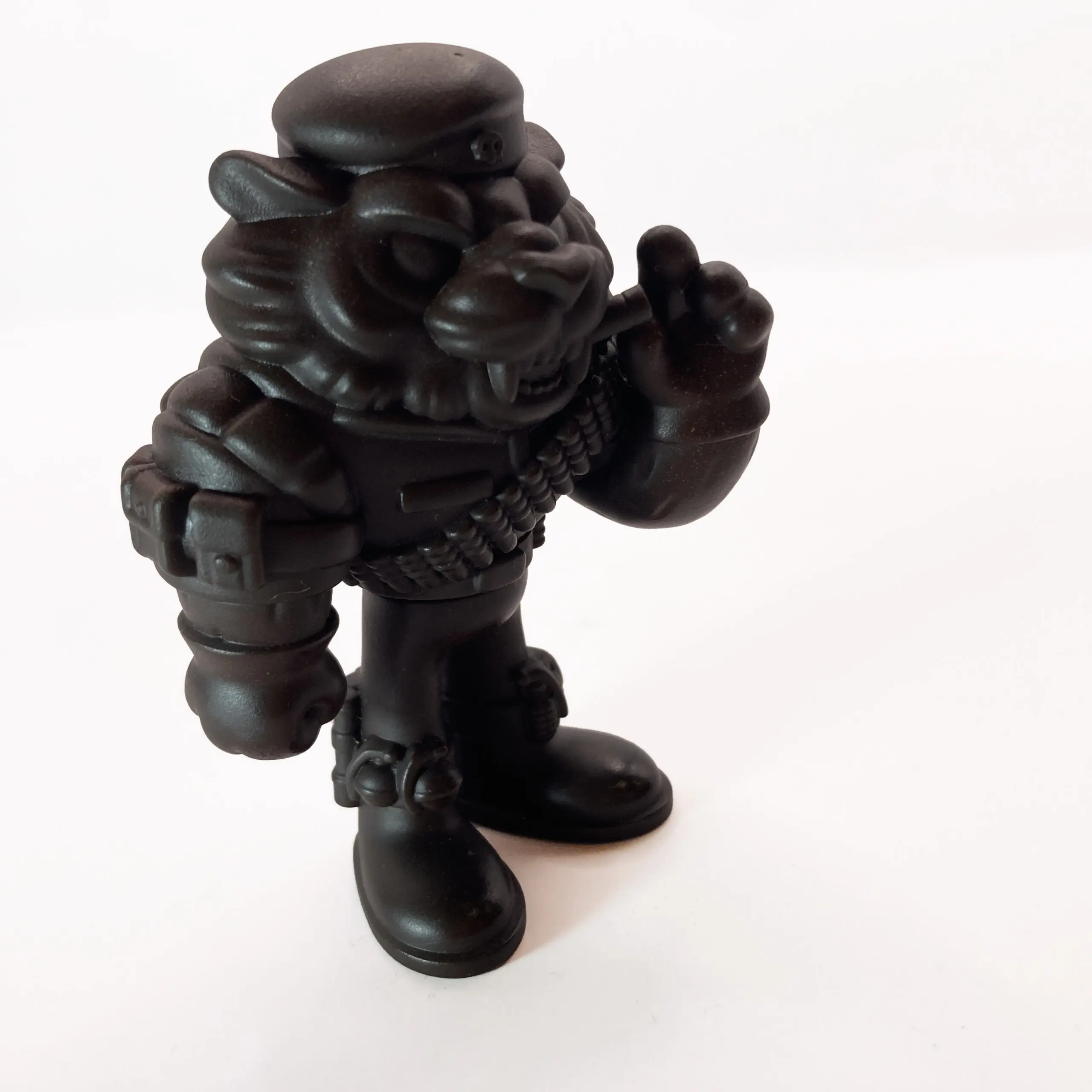 Striker by Niko Mowa Toys - Marrón Oscuro - Imagen 2