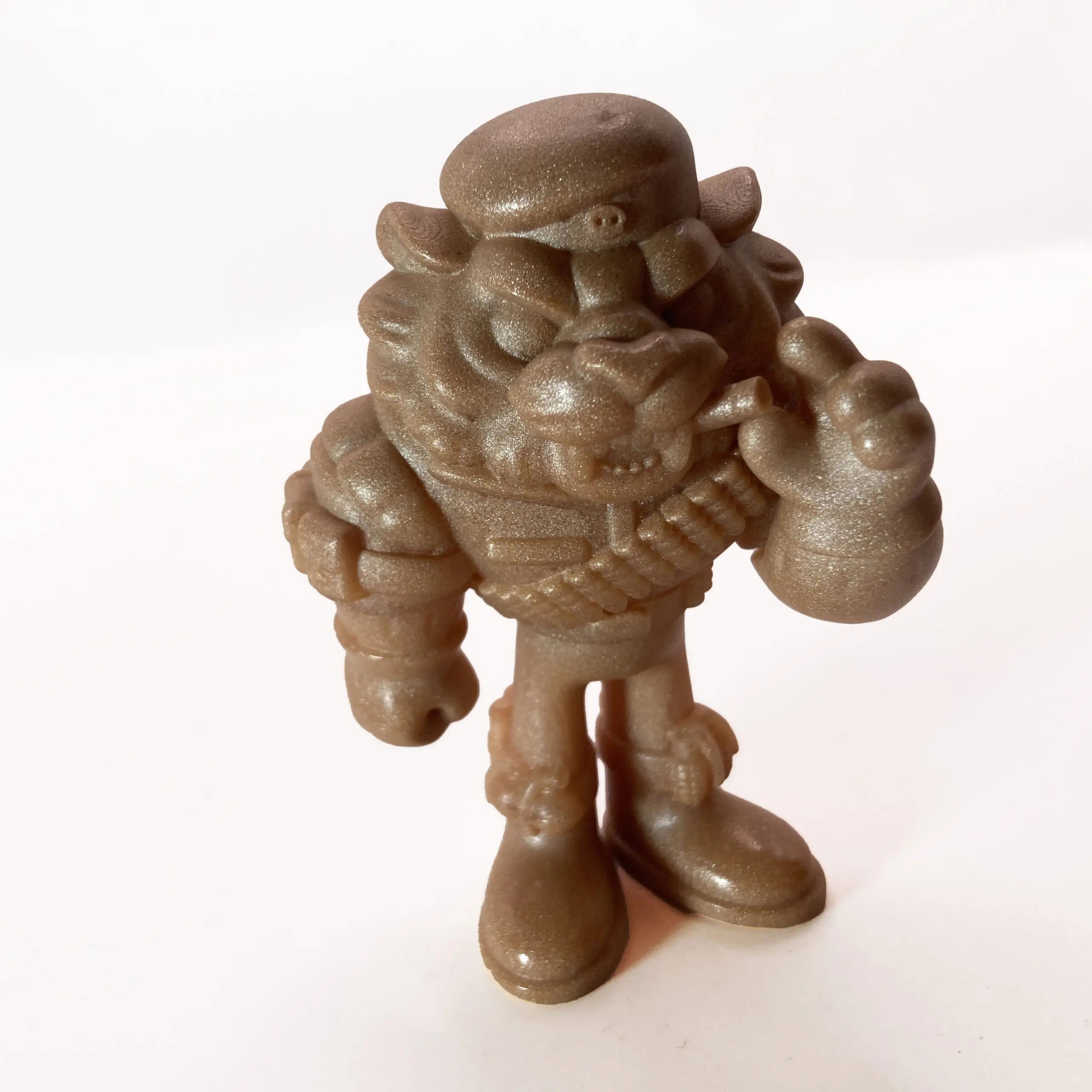 Striker by Niko Mowa Toys - Crema