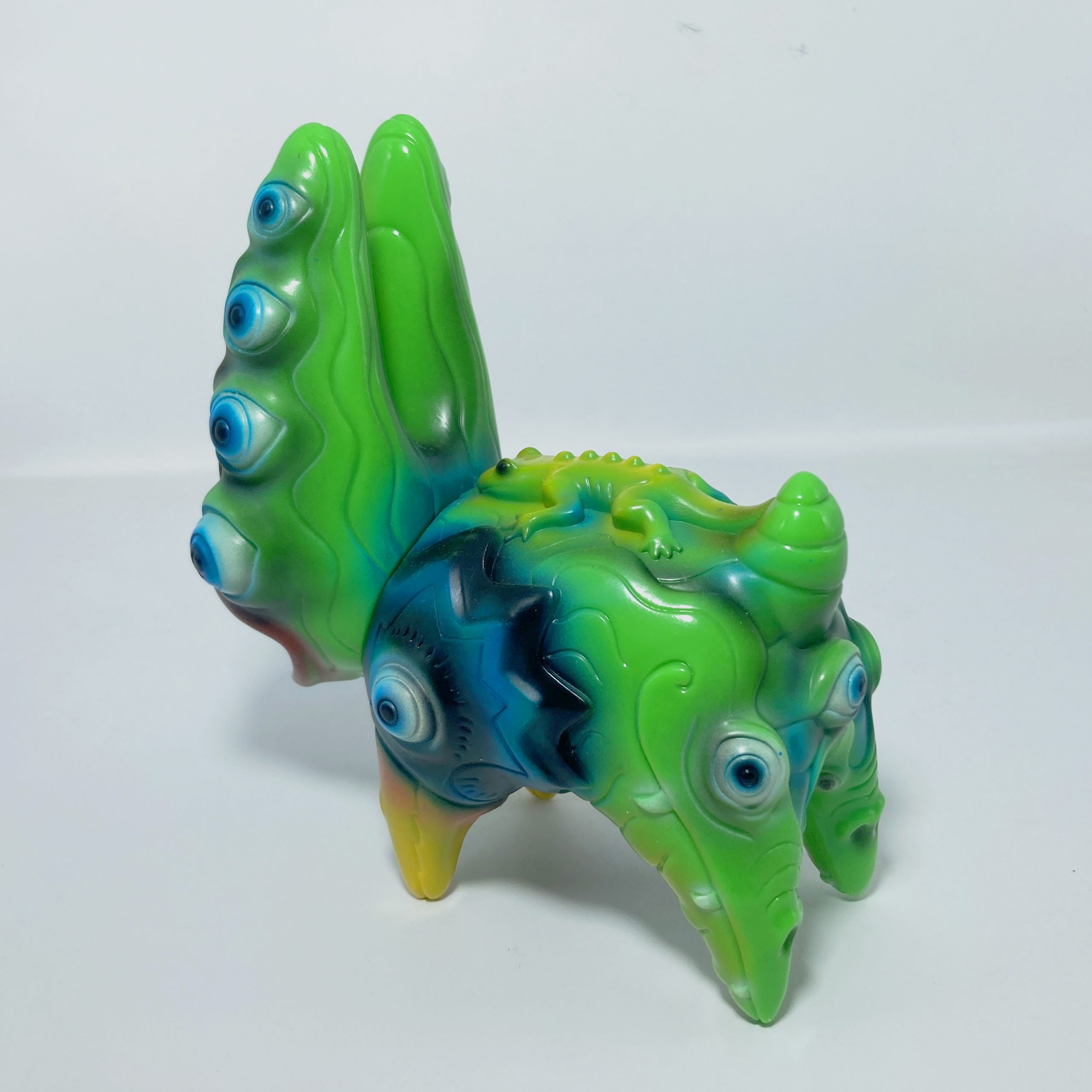 CERRITO DELIRIUM Kustom Paint Base amarillo - Sofubi By Cesar Zanardi - Imagen 4