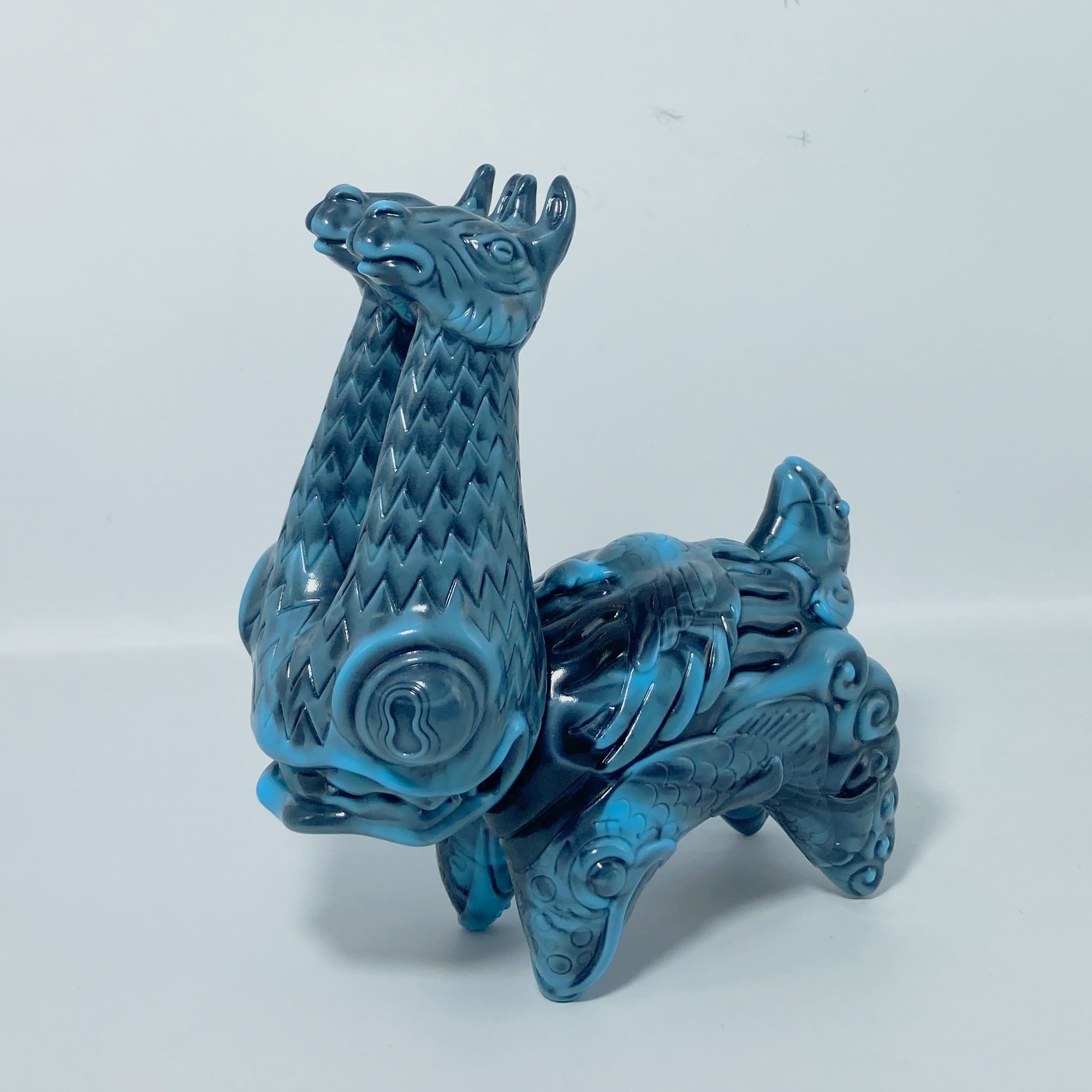 CERRITO PATAGON Azul/Negro- Sofubi By Cesar Zanardi
