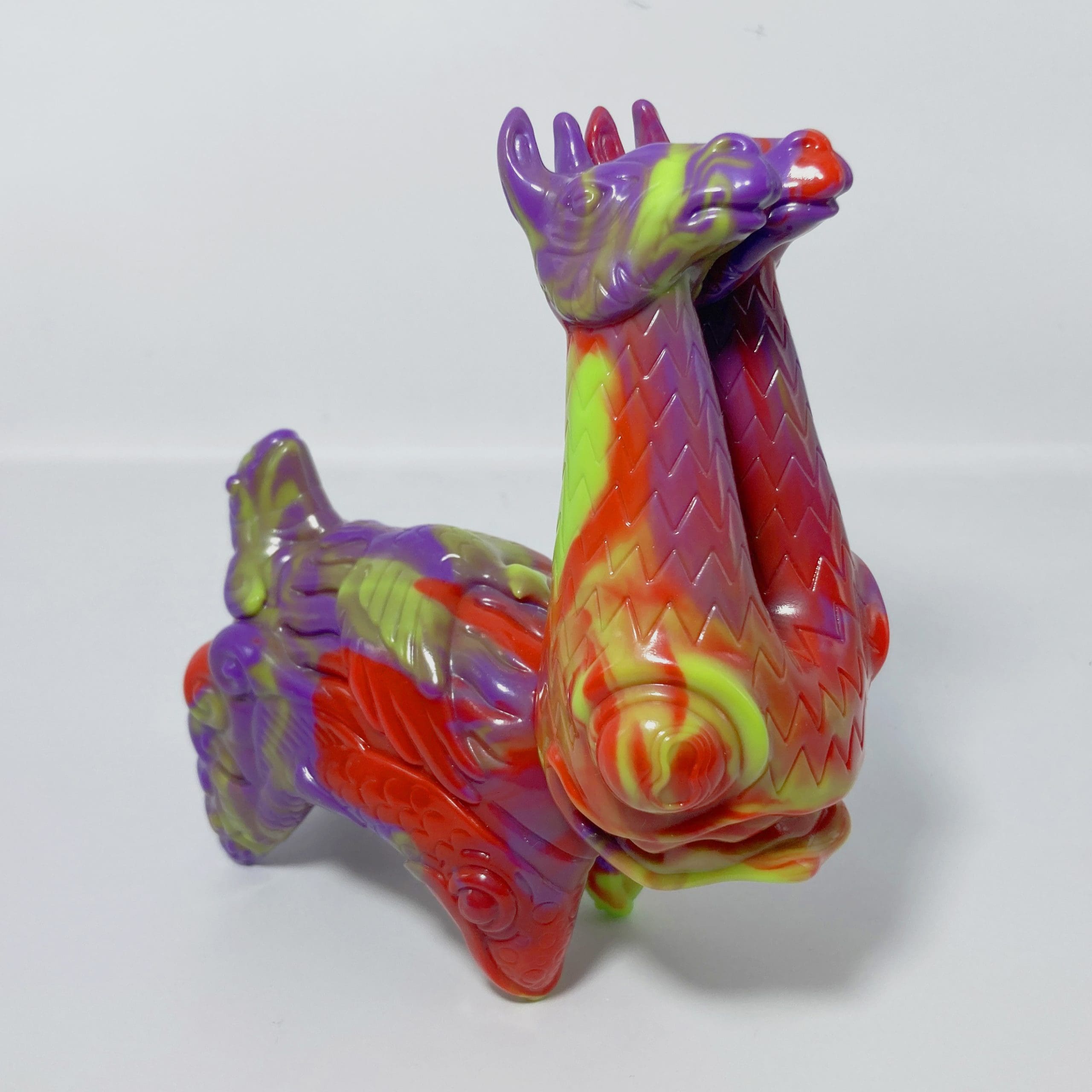 CERRITO PATAGON Verde/Rojo/Violeta - Sofubi By Cesar Zanardi - Imagen 3
