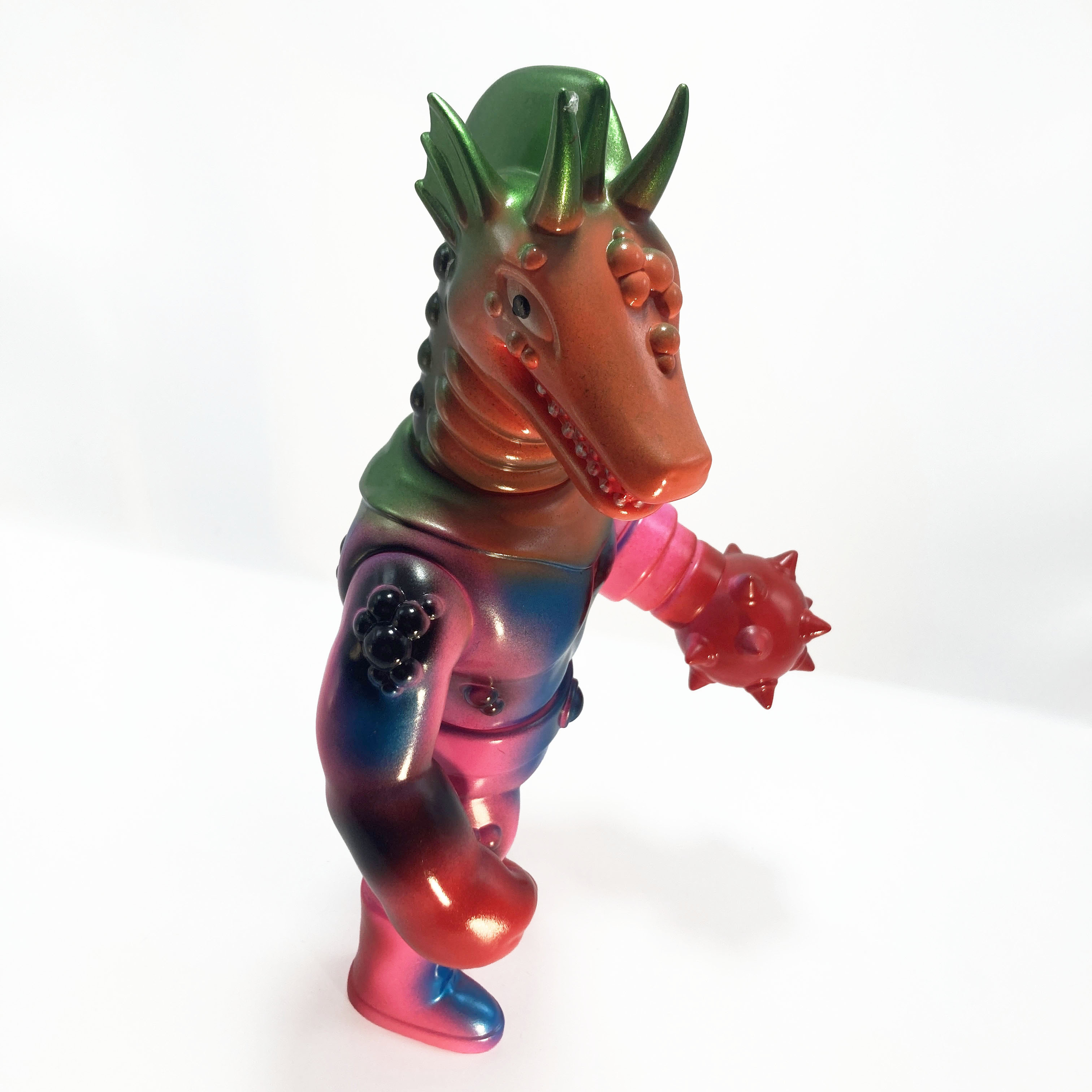 Masked Titano V Pink Spinok by Deuxfauves pintado por Goto San - Sofubi
