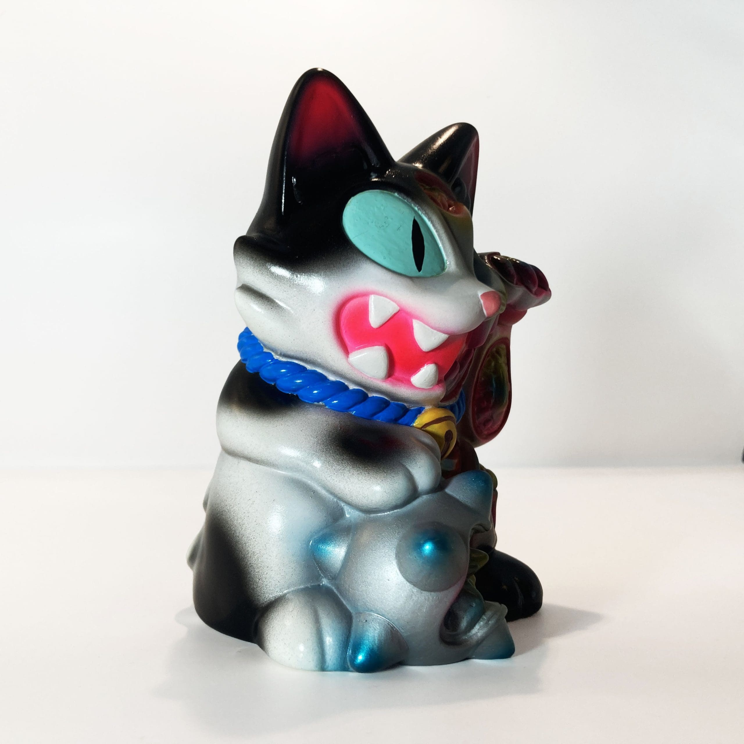 Maneki Wananeko one-off - Black Cow by Javier Jiménez - Imagen 2
