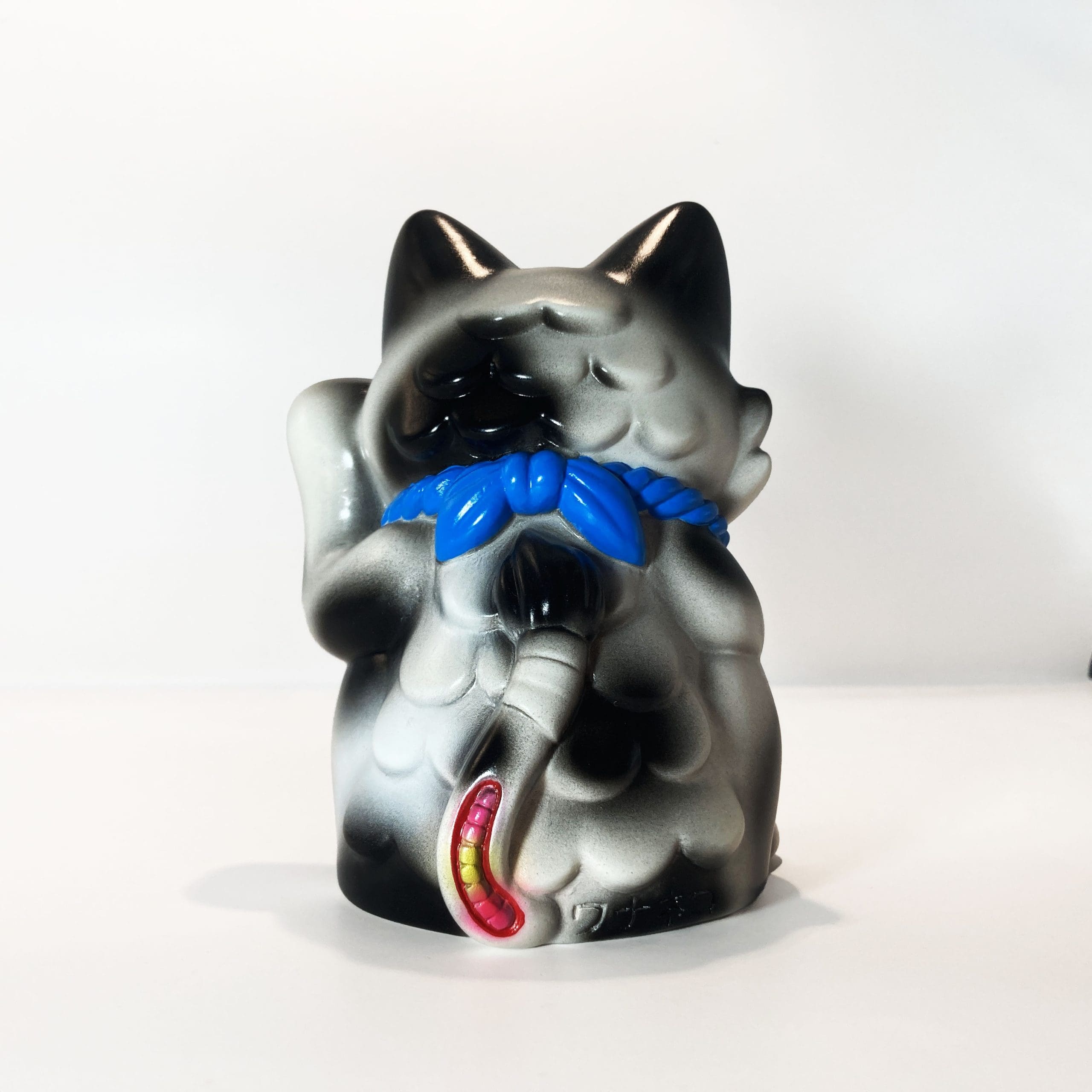 Maneki Wananeko one-off - Black Cow by Javier Jiménez - Imagen 8
