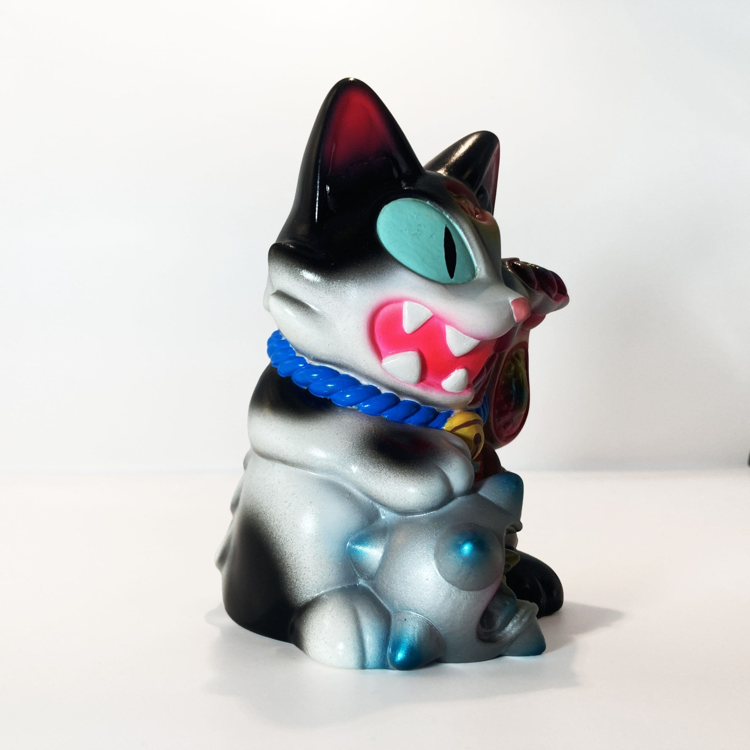 Maneki Wananeko one-off - Black Cow by Javier Jiménez - Imagen 6