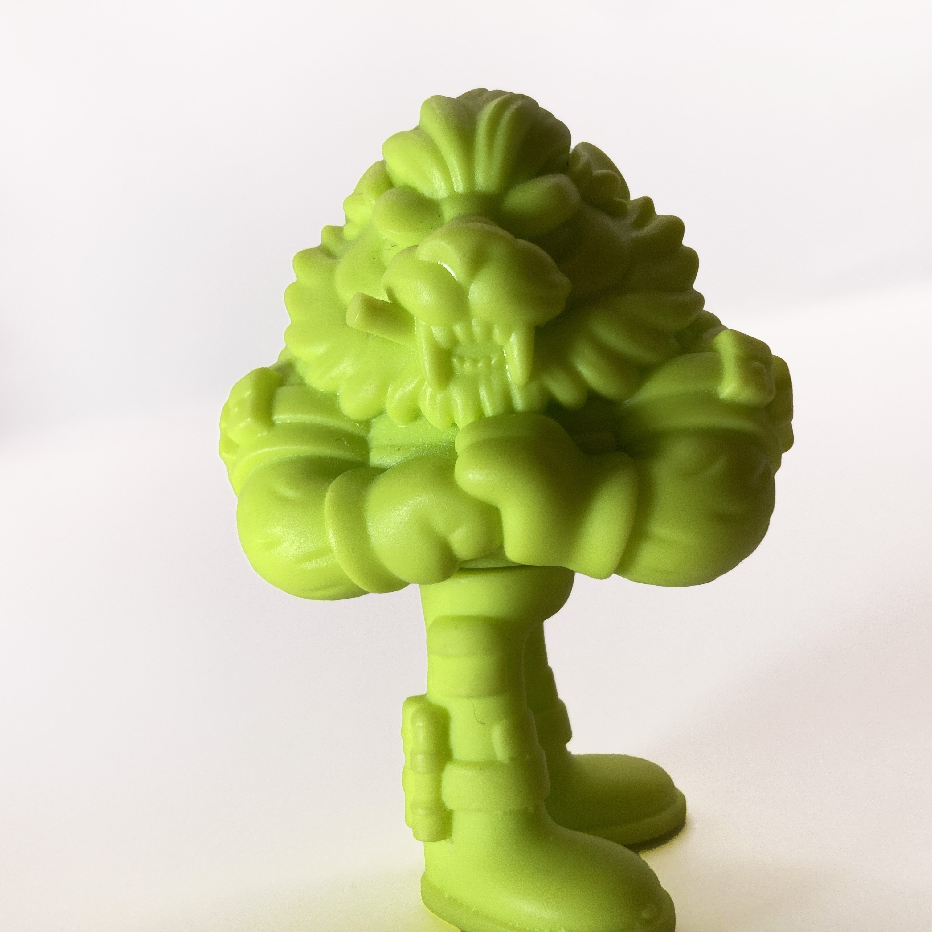 McClaw by Niko Mowa Toys - Fosforito