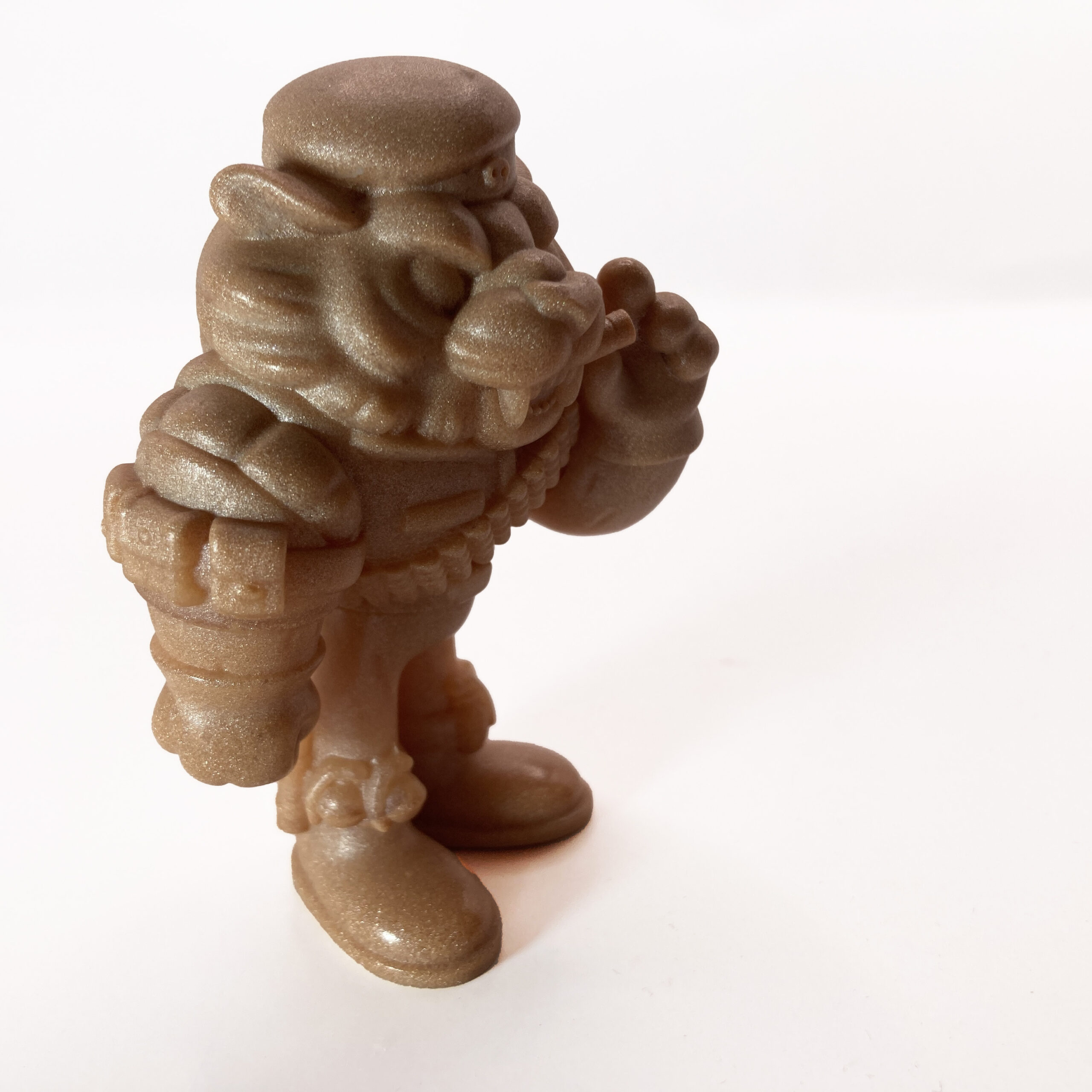 Striker by Niko Mowa Toys - Crema