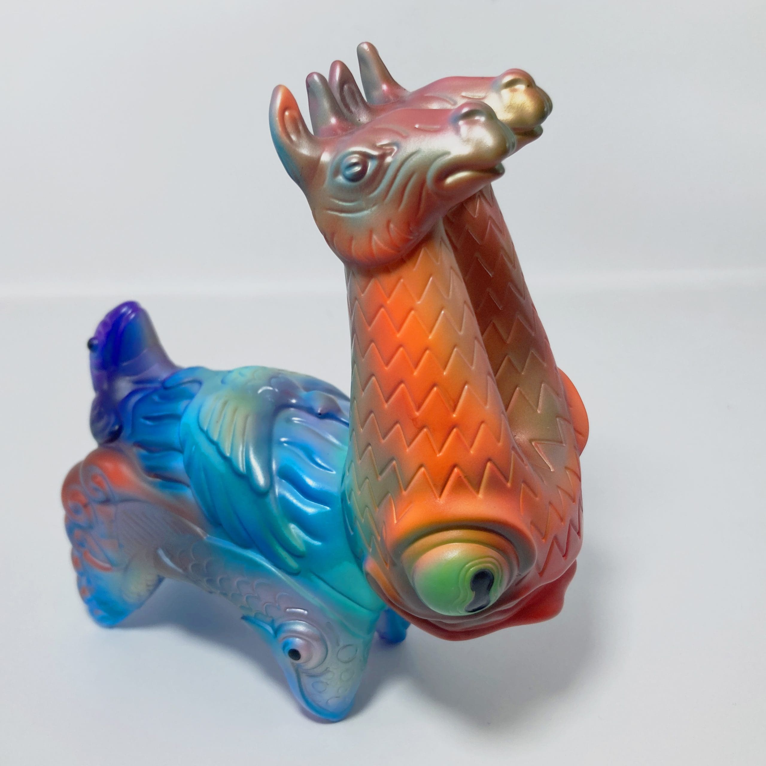 427_CesarZanardi_CerritoPatagon_Marble_Custom_Sofubi_Arttoy_01