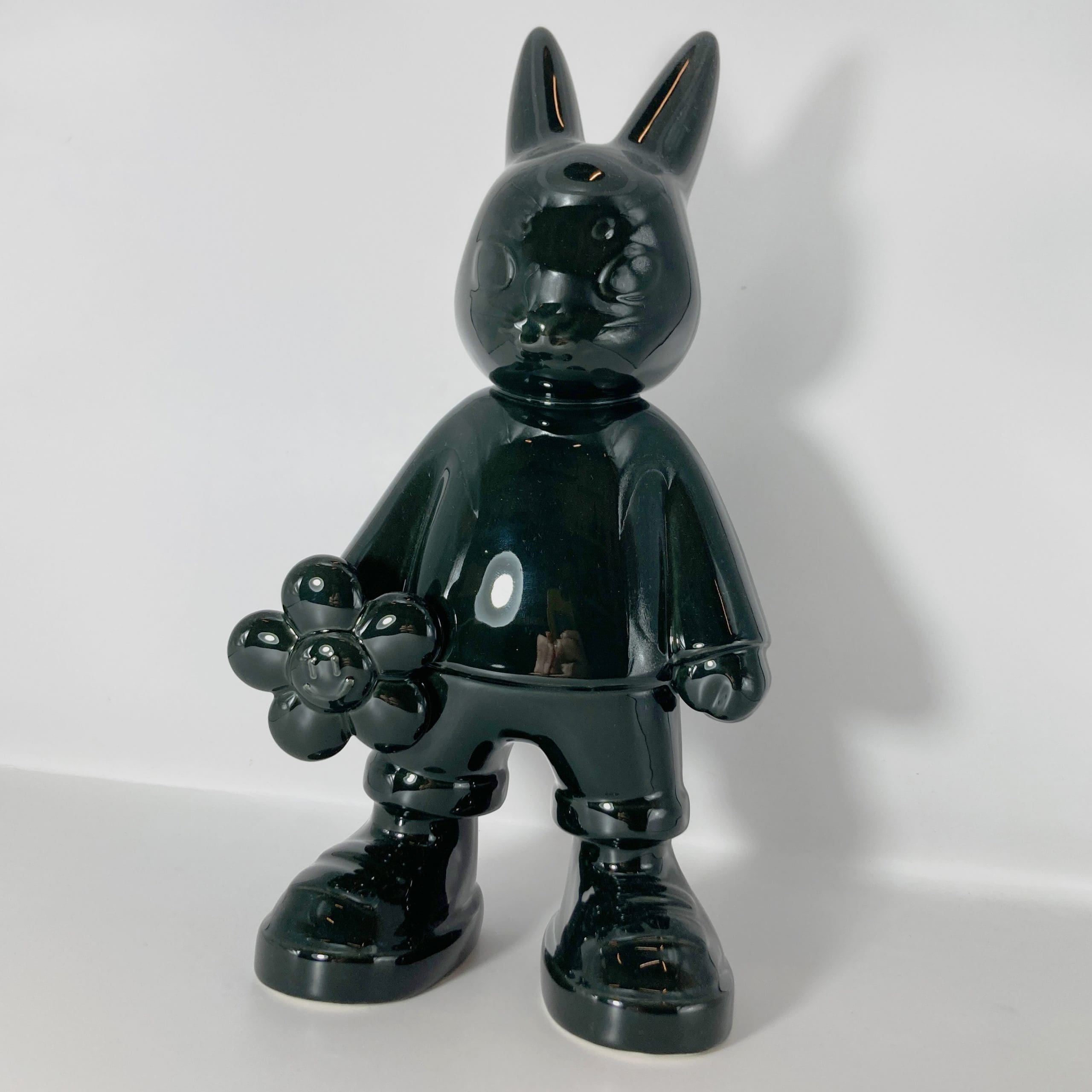 440_LisaTuulikki_BunBun_Black_ArtToy_07-scaled-1