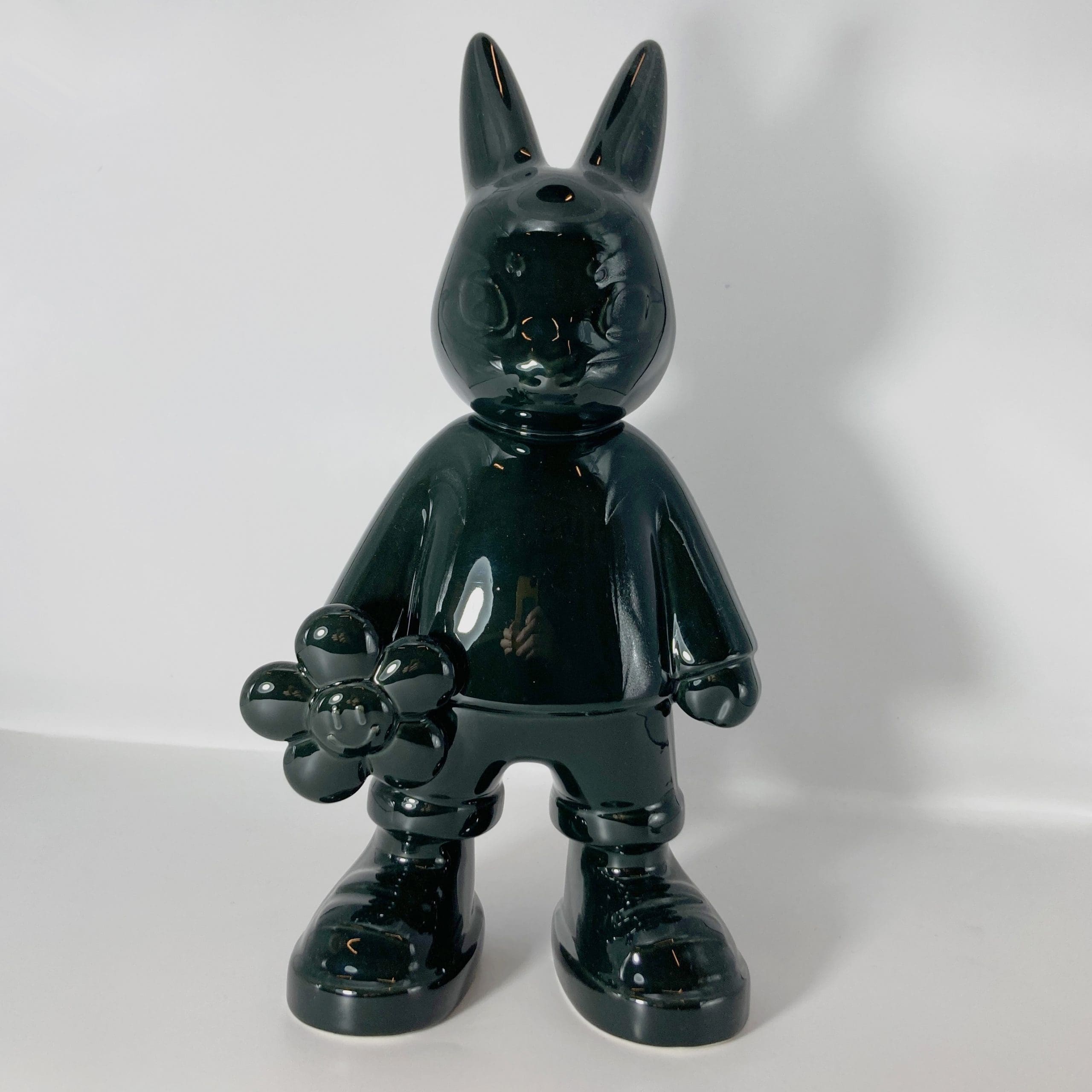 440_LisaTuulikki_BunBun_Black_ArtToy_07-scaled-1
