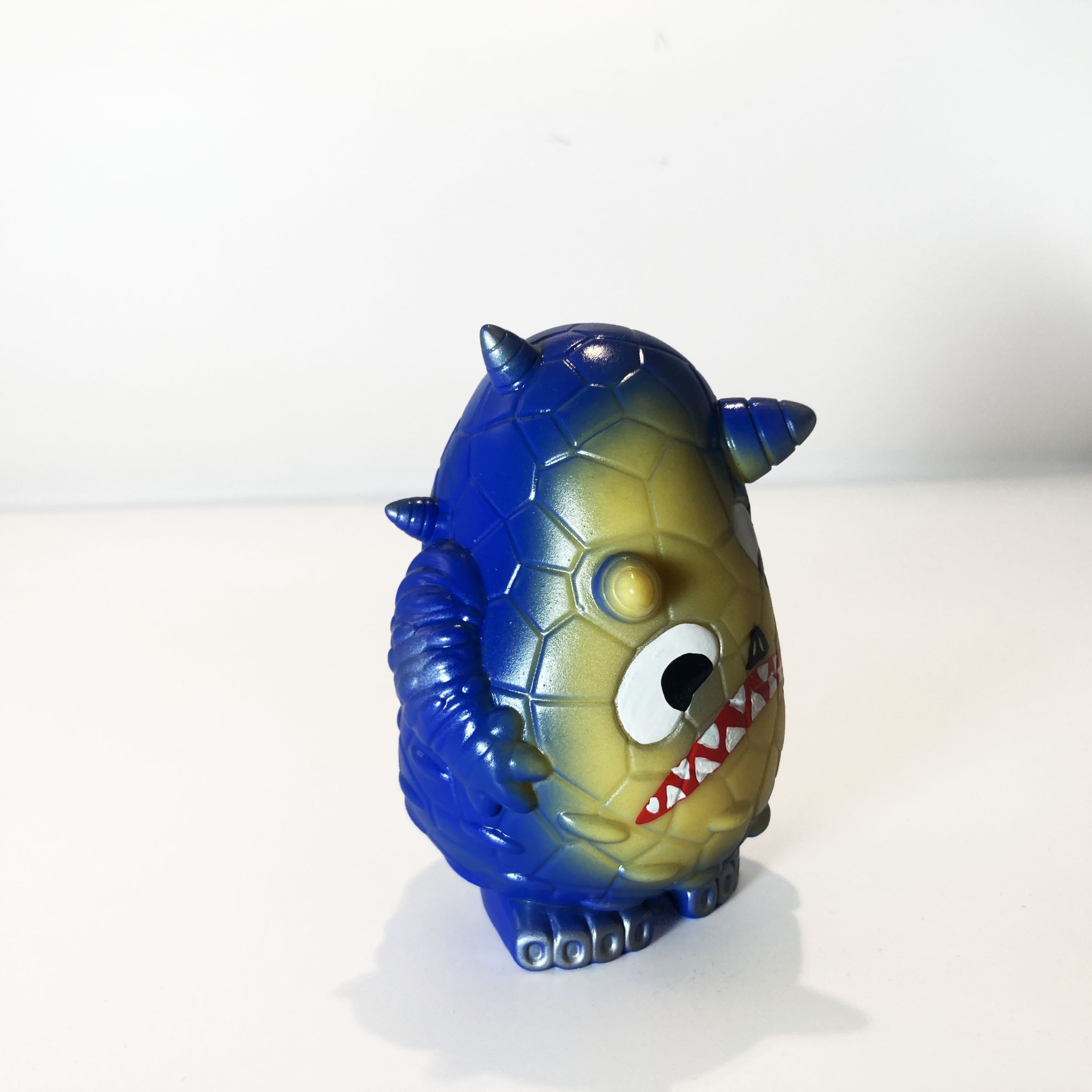 477_JavierJimenez_Eyezon_UFO_SPECIAL_Sofubi_Arttoy_01-scaled-1