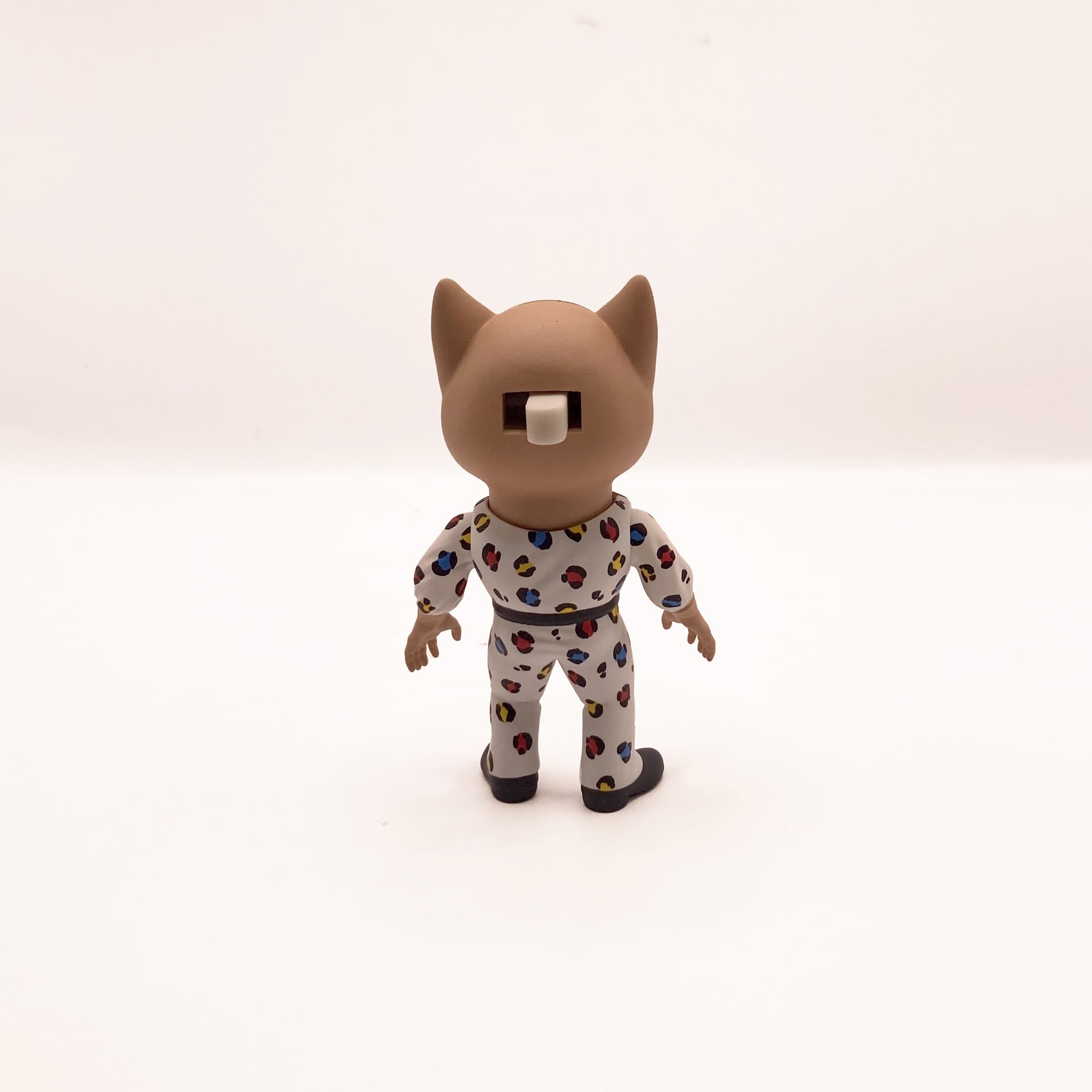 Big Eyes Louie pale skin by Betterdaystoys - Imagen 6