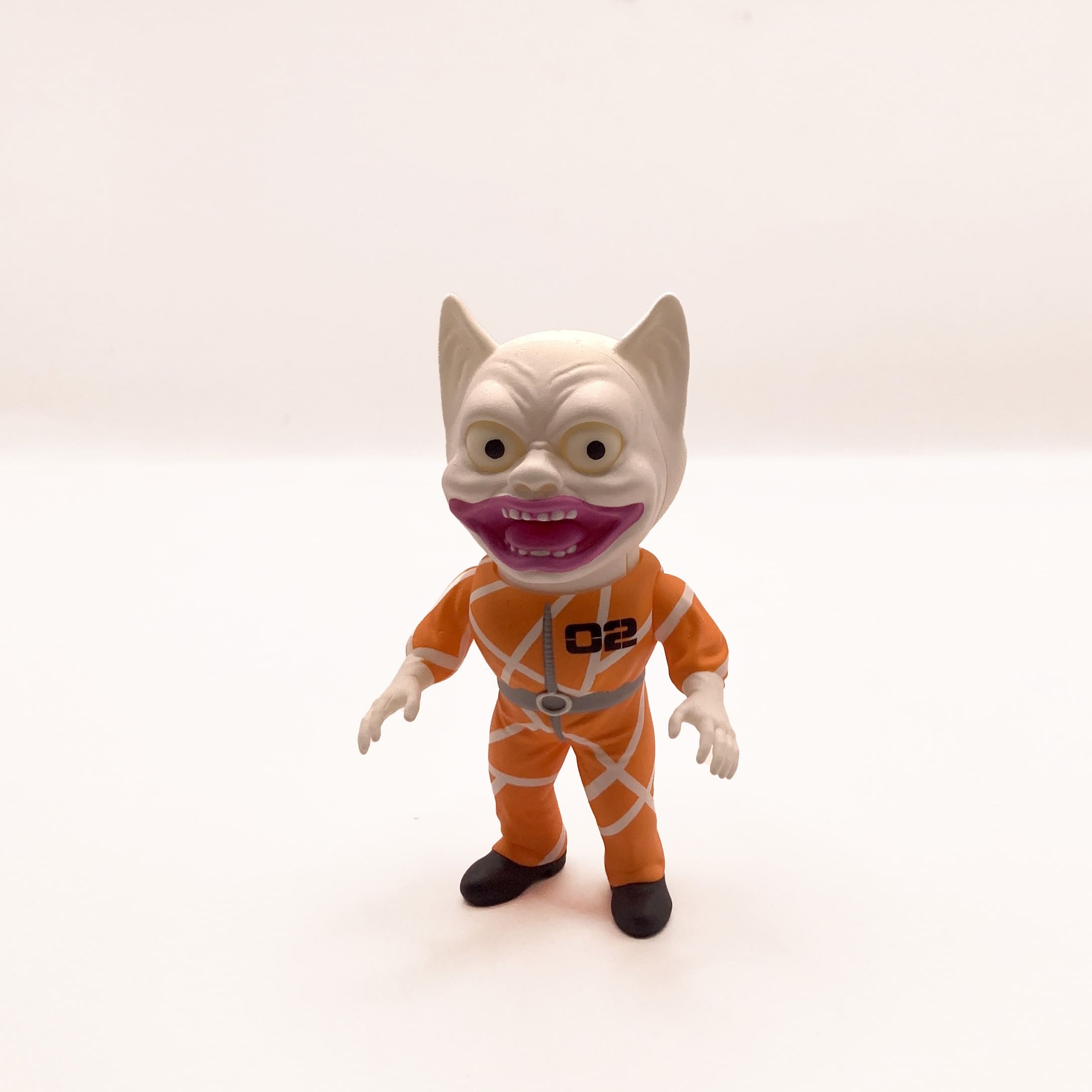 490_Betterdaystoys_BigEyesLouiePWhiteSkin_ArtToy_01