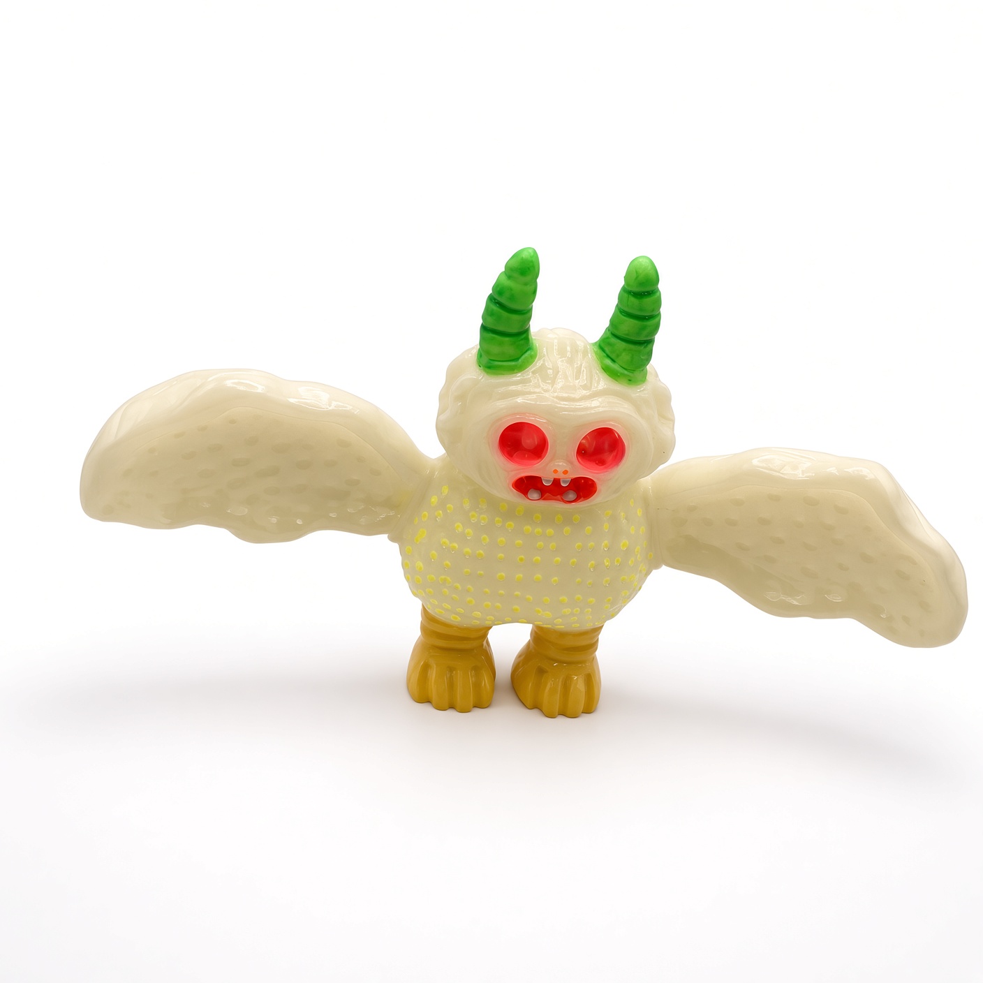 Mothman by Dehara Sofubi - Imagen 2
