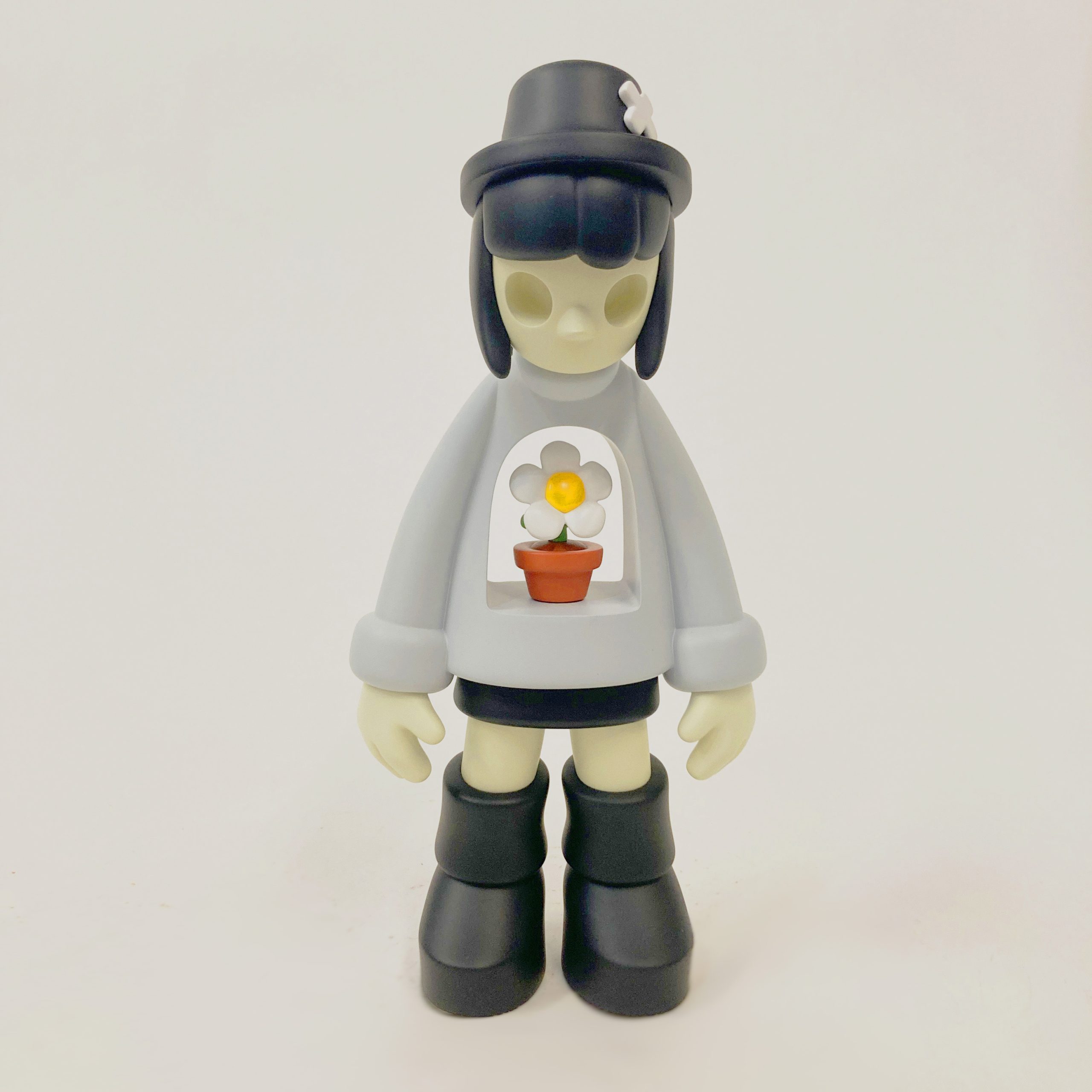 AtomToys_Miss-Bliss_TheOG_Arttoy_233_A-scaled-1