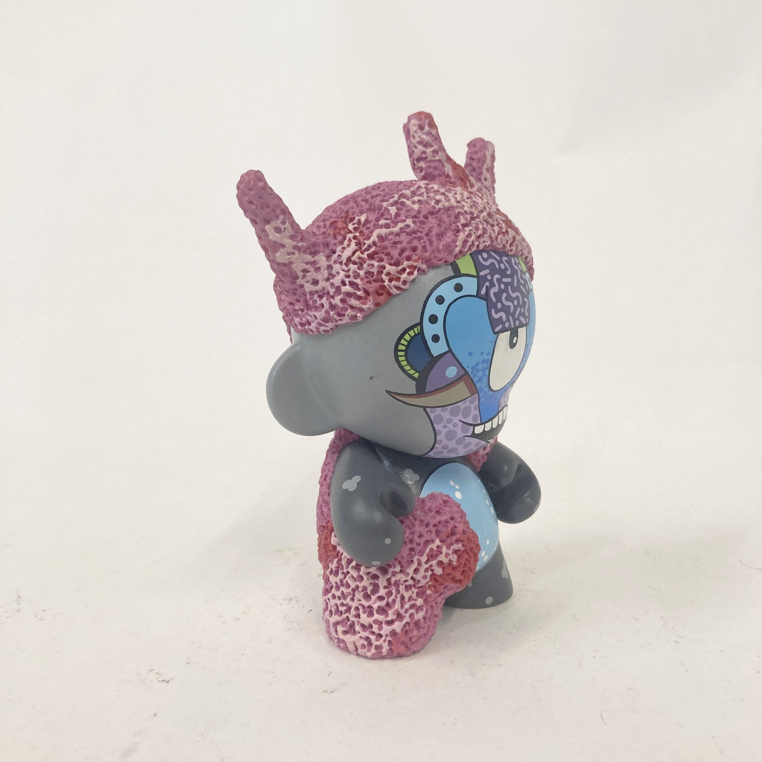 Munny4BySekure-D_Arttoy_152_A-scaled-1