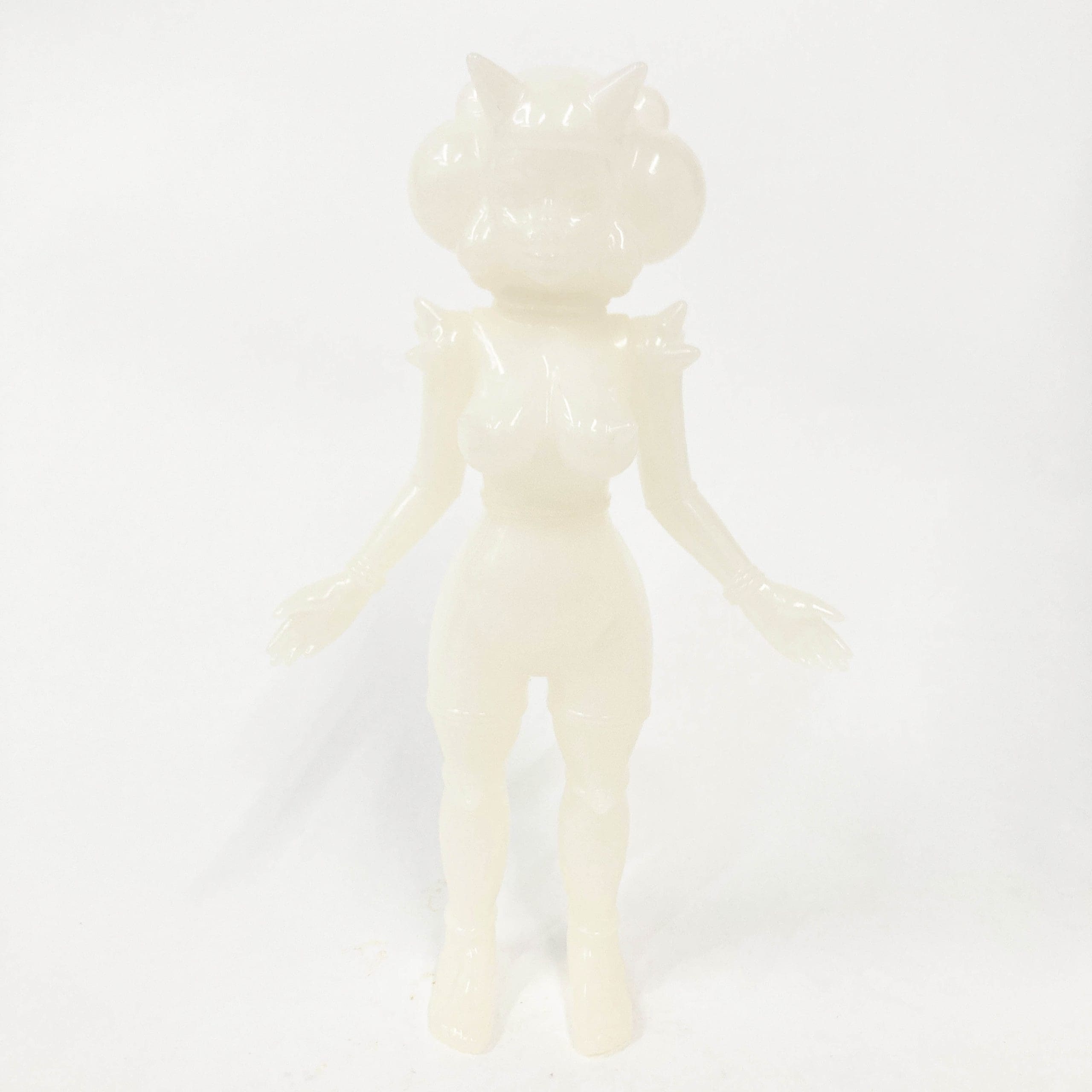 NebulaVex_Luz_Pendragon_ArtToy_167_A-scaled-1