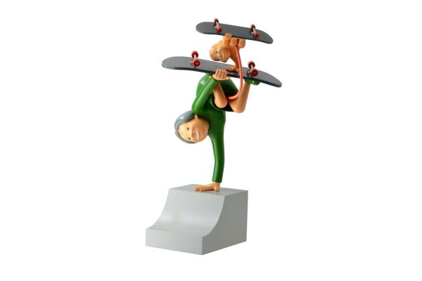 Joan-Cornella-Double-Handstand-Arttoy_Gallery_Sra_Blog_Foto04